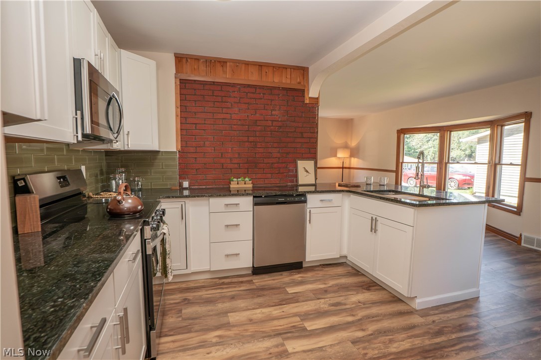 12800 Redwood Avenue NW Uniontown OH 44685