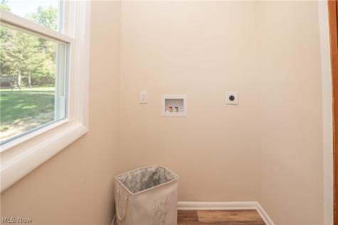 12800 Redwood Avenue NW Uniontown OH 44685