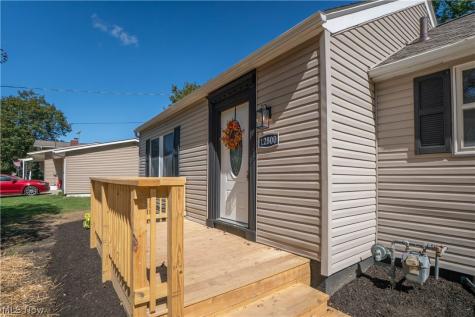12800 Redwood Avenue NW Uniontown OH 44685