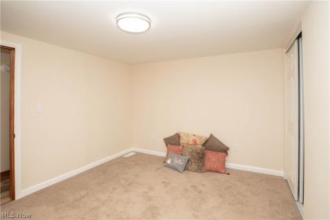 12800 Redwood Avenue NW Uniontown OH 44685