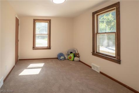 12800 Redwood Avenue NW Uniontown OH 44685