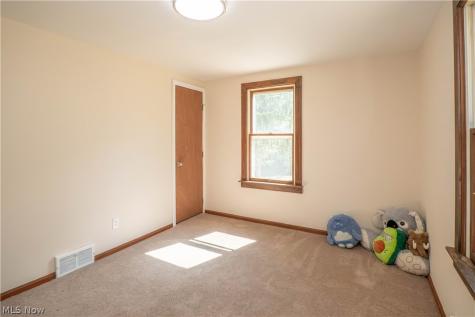 12800 Redwood Avenue NW Uniontown OH 44685