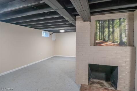 12800 Redwood Avenue NW Uniontown OH 44685