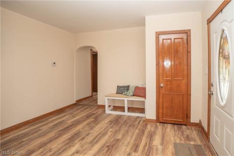 12800 Redwood Avenue NW Uniontown OH 44685