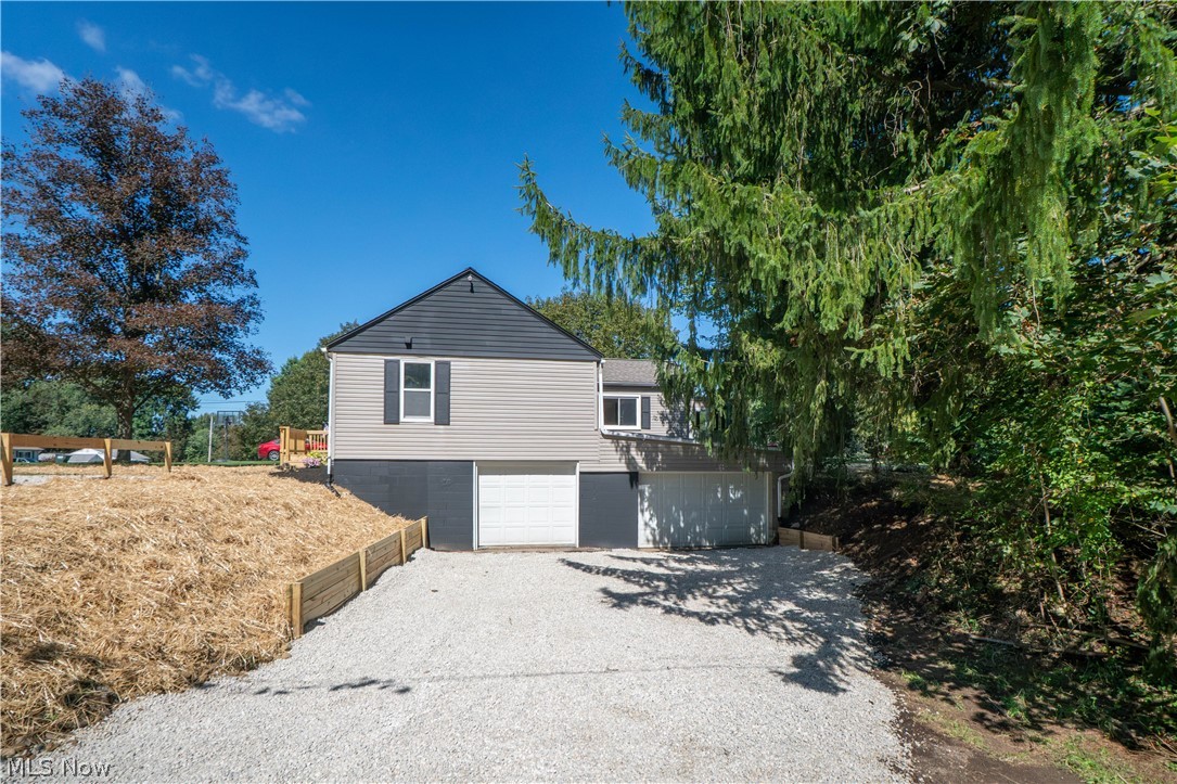 12800 Redwood Avenue NW Uniontown OH 44685