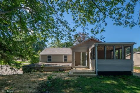 12800 Redwood Avenue NW Uniontown OH 44685