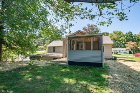12800 Redwood Avenue NW Uniontown OH 44685