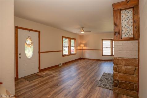 12800 Redwood Avenue NW Uniontown OH 44685
