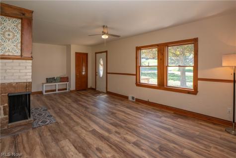 12800 Redwood Avenue NW Uniontown OH 44685