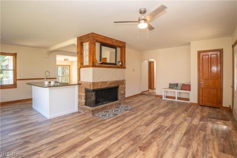 12800 Redwood Avenue NW Uniontown OH 44685