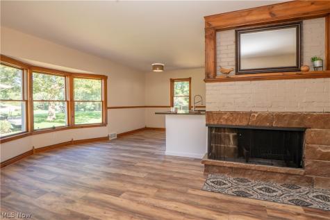 12800 Redwood Avenue NW Uniontown OH 44685