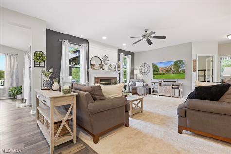 27212 Perry Circle Olmsted Twp OH 44138