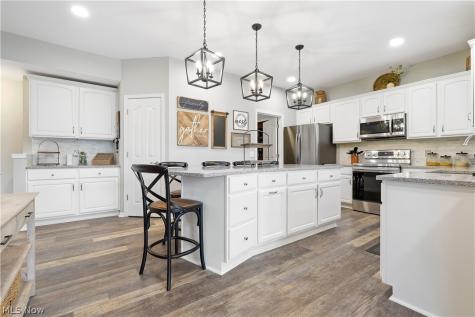 27212 Perry Circle Olmsted Twp OH 44138