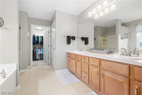 27212 Perry Circle Olmsted Twp OH 44138