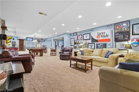 27212 Perry Circle Olmsted Twp OH 44138