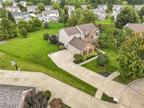 27212 Perry Circle Olmsted Twp OH 44138