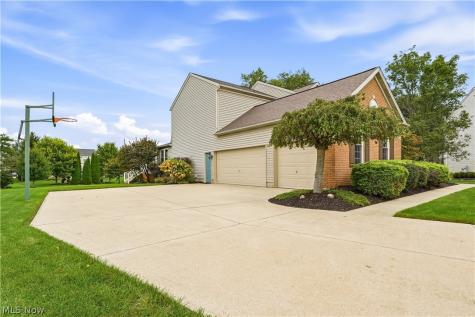 27212 Perry Circle Olmsted Twp OH 44138