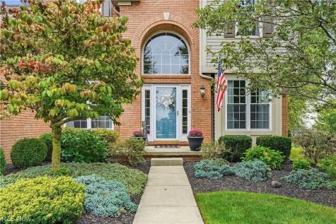 27212 Perry Circle Olmsted Twp OH 44138