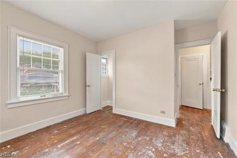 1734 Burgess Road Cleveland OH 44112