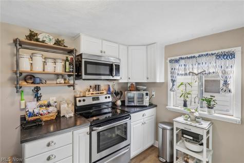170 17th Street NW Barberton OH 44203