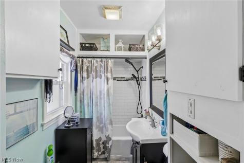 170 17th Street NW Barberton OH 44203