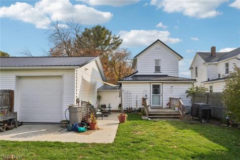 170 17th Street NW Barberton OH 44203