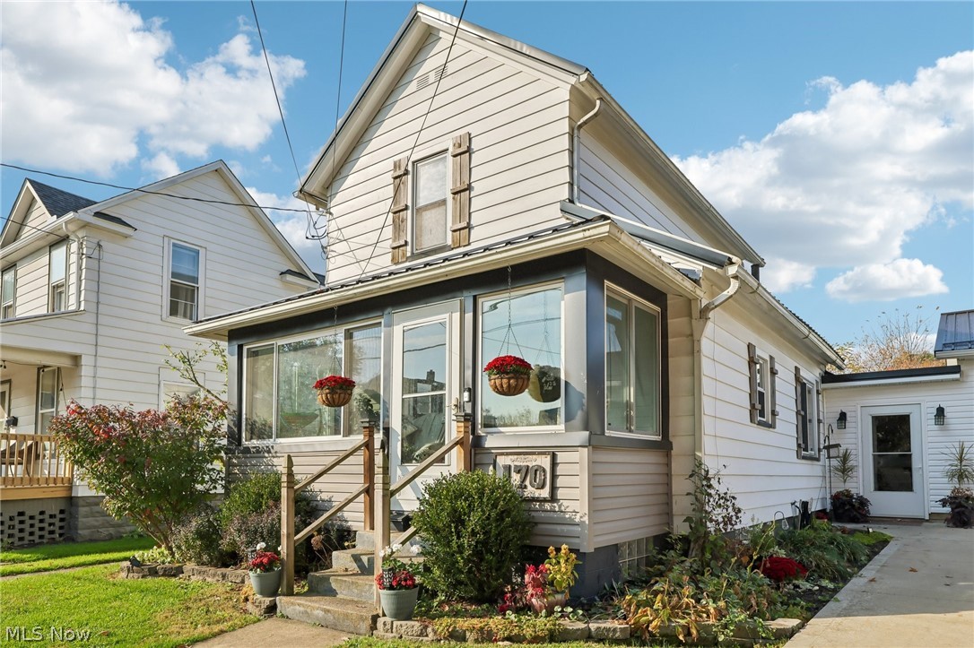 170 17th Street NW Barberton OH 44203