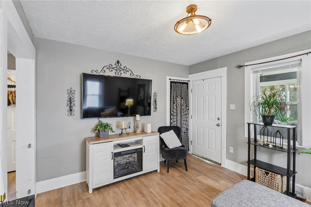 170 17th Street NW Barberton OH 44203