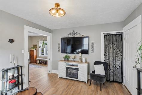 170 17th Street NW Barberton OH 44203