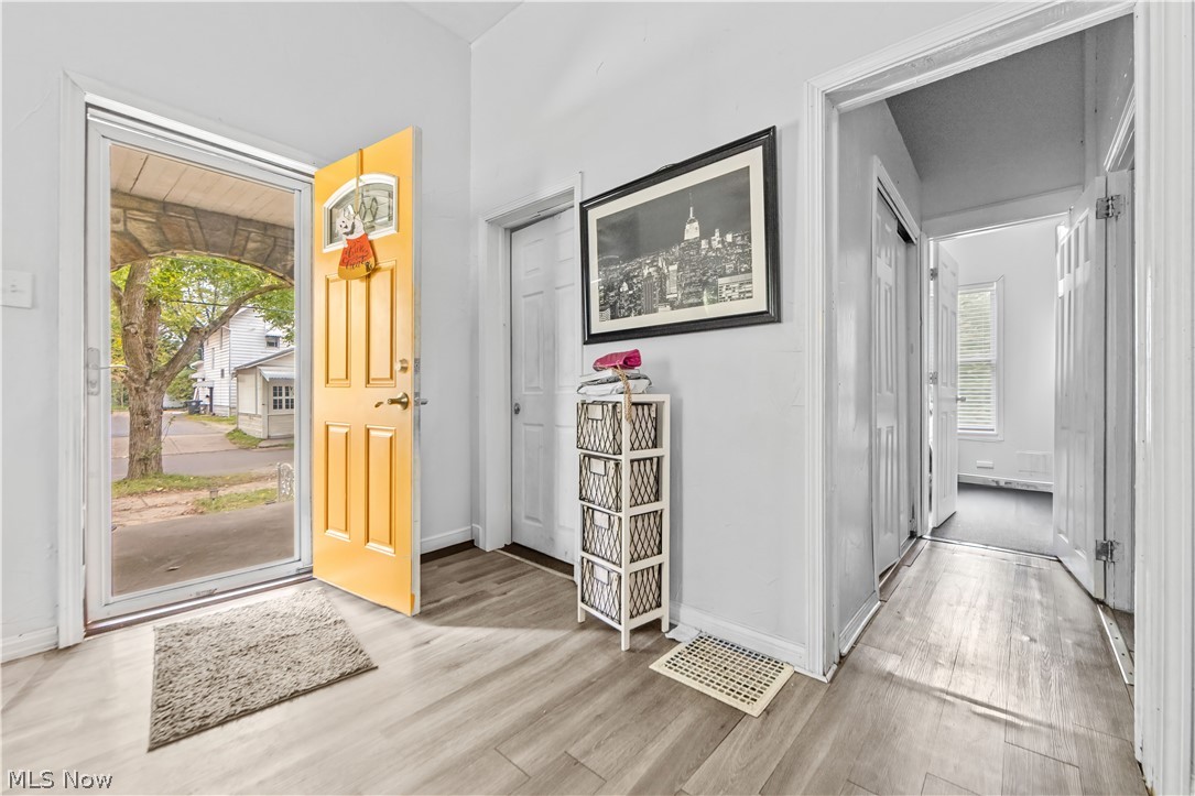 572 East Avenue Akron OH 44320
