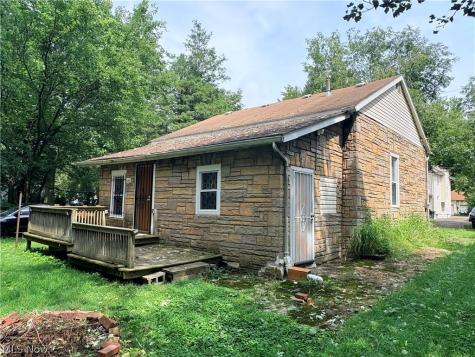 572 East Avenue Akron OH 44320