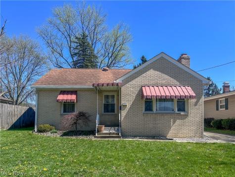319 Summit Avenue Niles OH 44446