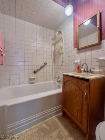 319 Summit Avenue Niles OH 44446