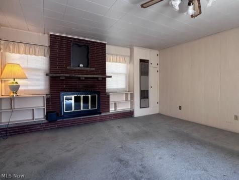 319 Summit Avenue Niles OH 44446