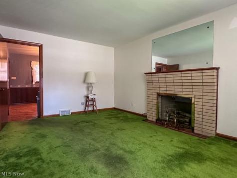 319 Summit Avenue Niles OH 44446