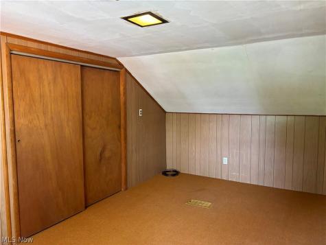 319 Summit Avenue Niles OH 44446