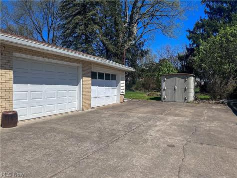 319 Summit Avenue Niles OH 44446