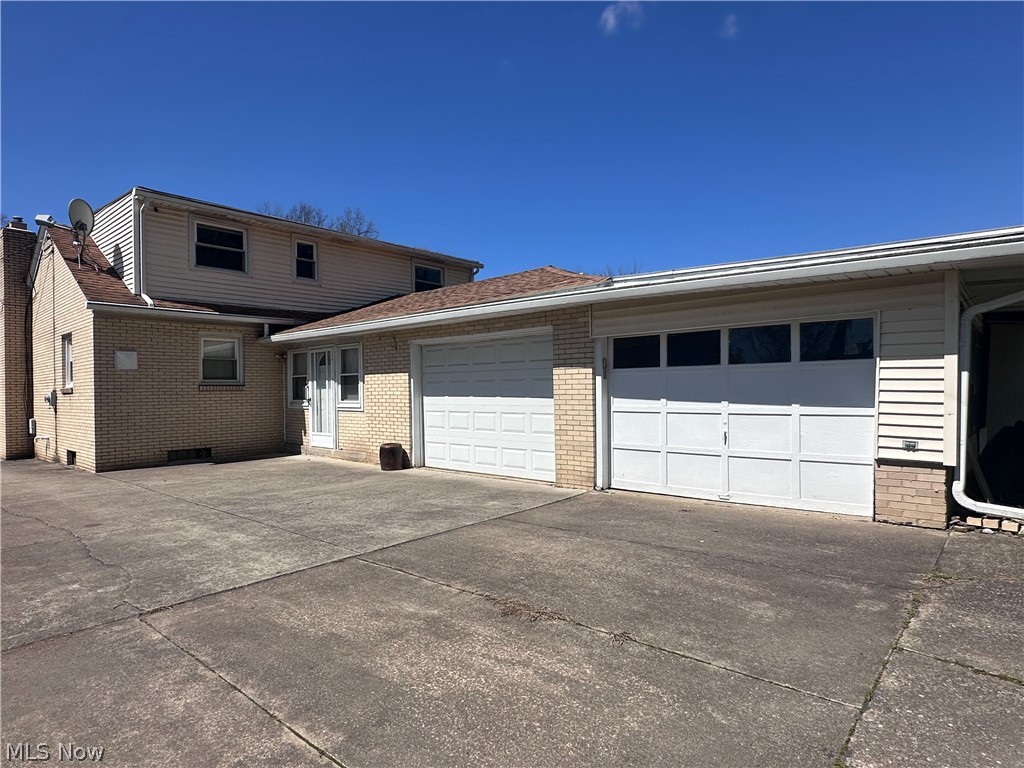 319 Summit Avenue Niles OH 44446