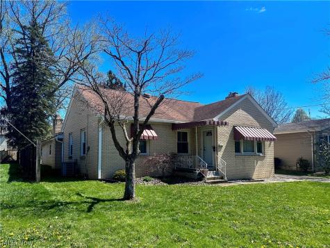 319 Summit Avenue Niles OH 44446