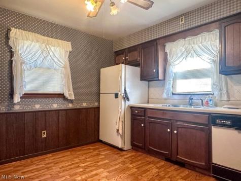 319 Summit Avenue Niles OH 44446