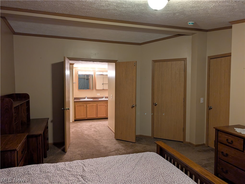 13683 E Pike Road Cambridge OH 43725