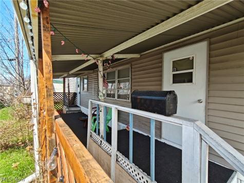 8112 Russell Lane Cleveland OH 44144