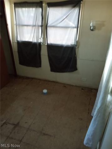8112 Russell Lane Cleveland OH 44144