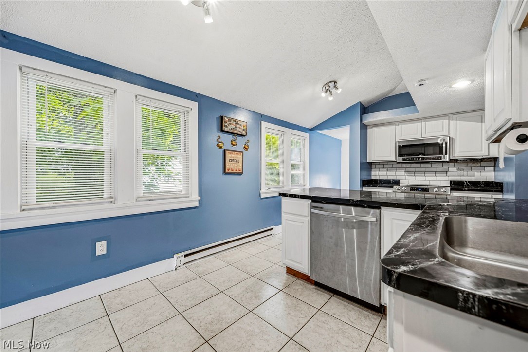 2885 E Water Street Rock Creek OH 44084