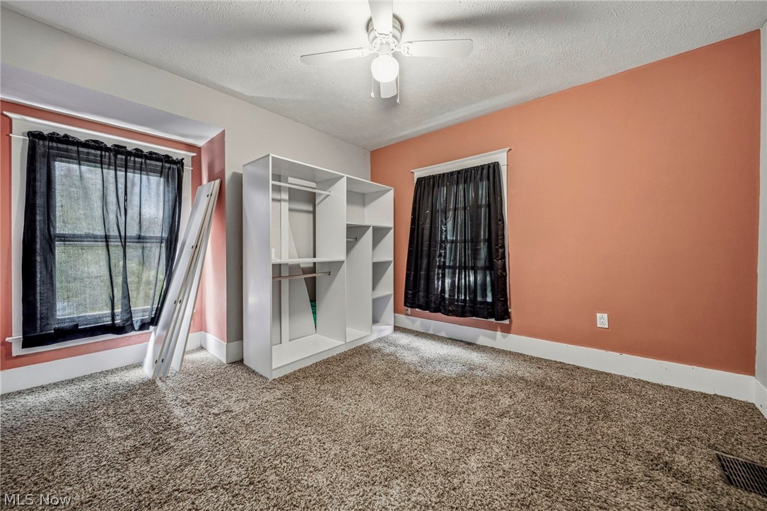 2885 E Water Street Rock Creek OH 44084