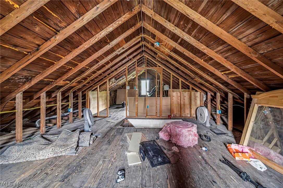 2885 E Water Street Rock Creek OH 44084