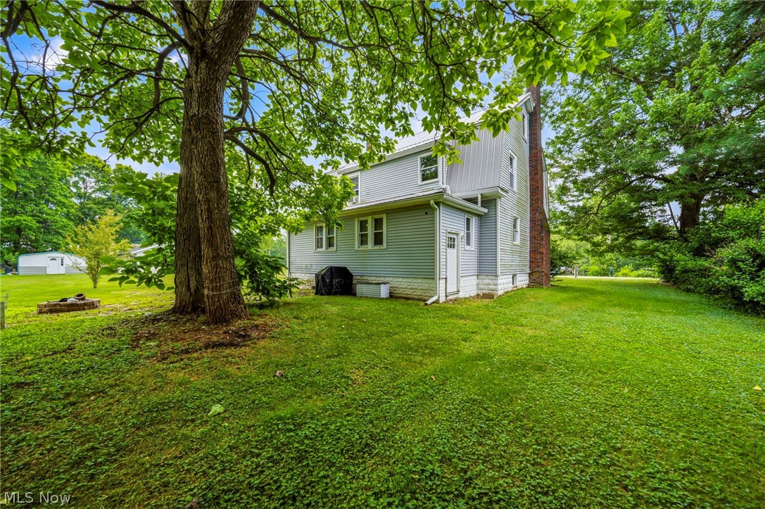 2885 E Water Street Rock Creek OH 44084
