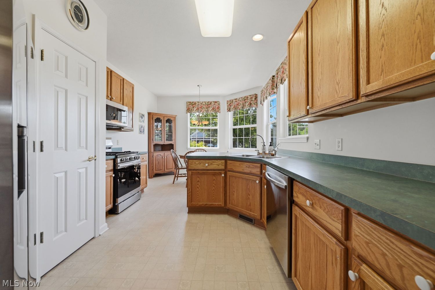 10402 Rock Ledge Way North Royalton OH 44133