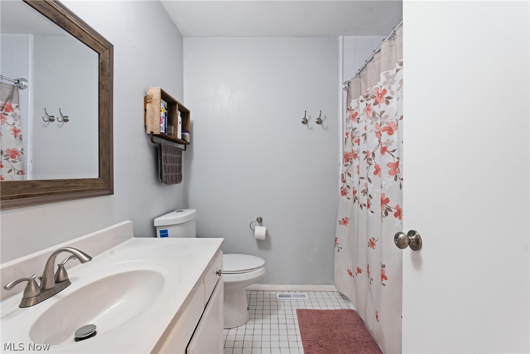 14401 Trenton Avenue Strongsville OH 44136