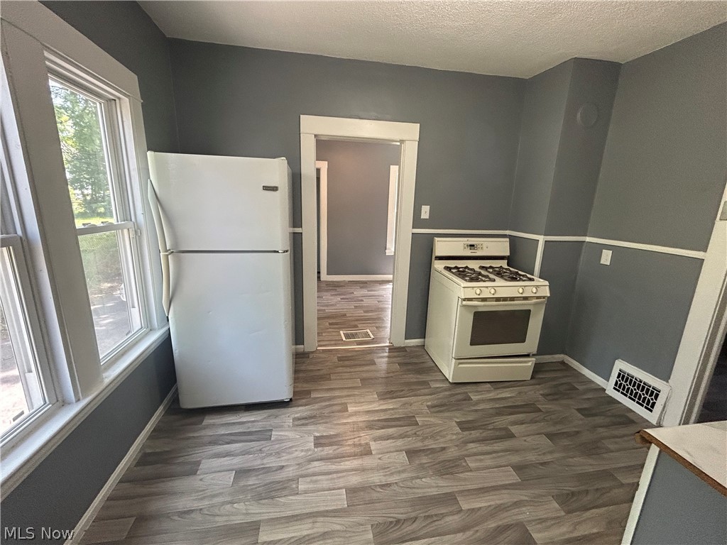 8910 Harris Avenue Cleveland OH 44104